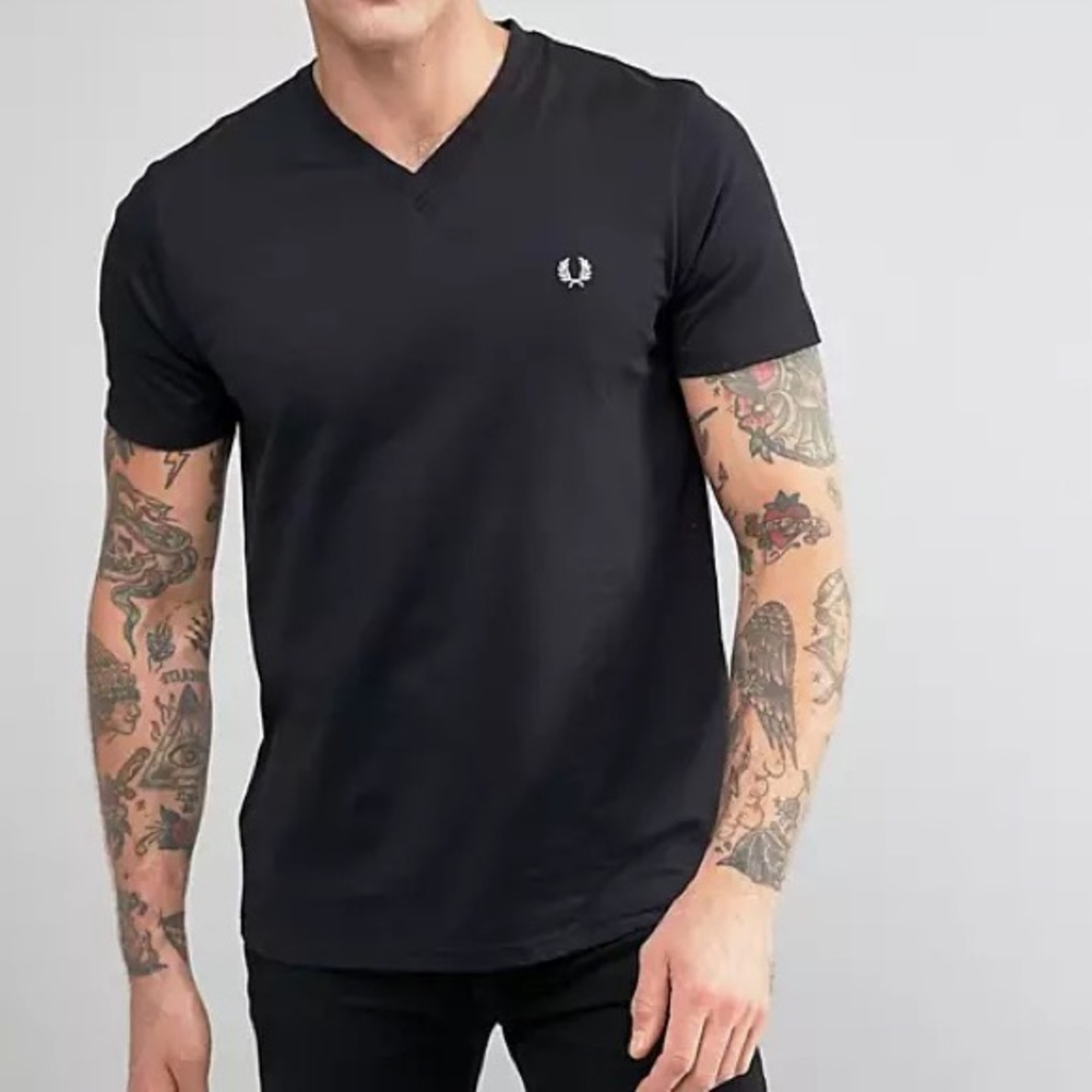 Fred Perry V Neck Black T-Shirt Small